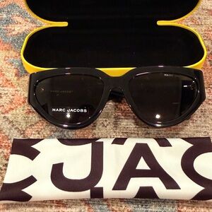 BRAND NEW Marc Jacobs Sunglasses with case and cloth